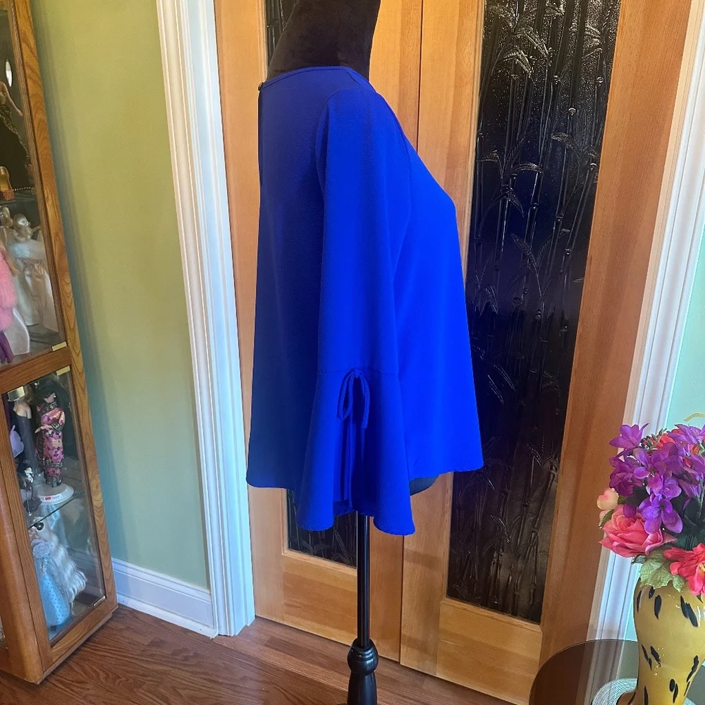 Lodys Royal Blue Blouse with Flutter Sleeves Size Small